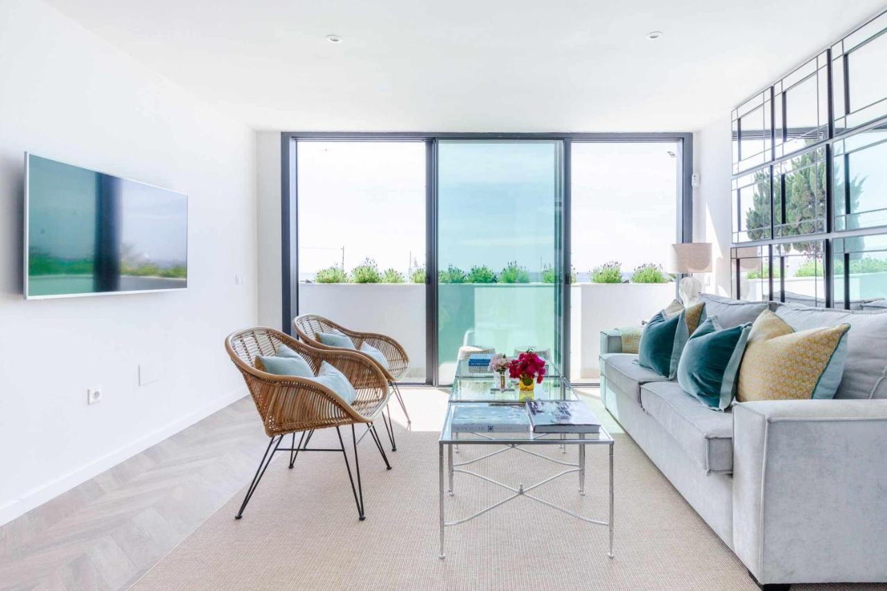Rincon Del Mar Watch Waves Roll In From The Lavenderfringed Balcony Villa Rincón de la Victoria Exterior photo