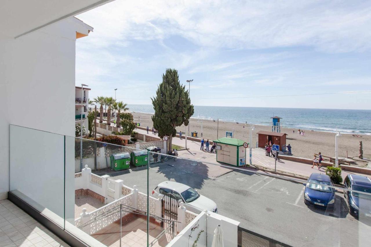 Rincon Del Mar Watch Waves Roll In From The Lavenderfringed Balcony Villa Rincón de la Victoria Exterior photo